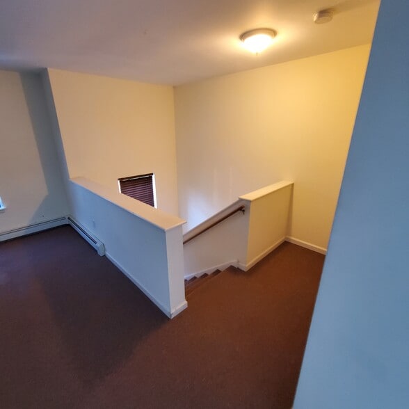 Entry. - 16 Morris St