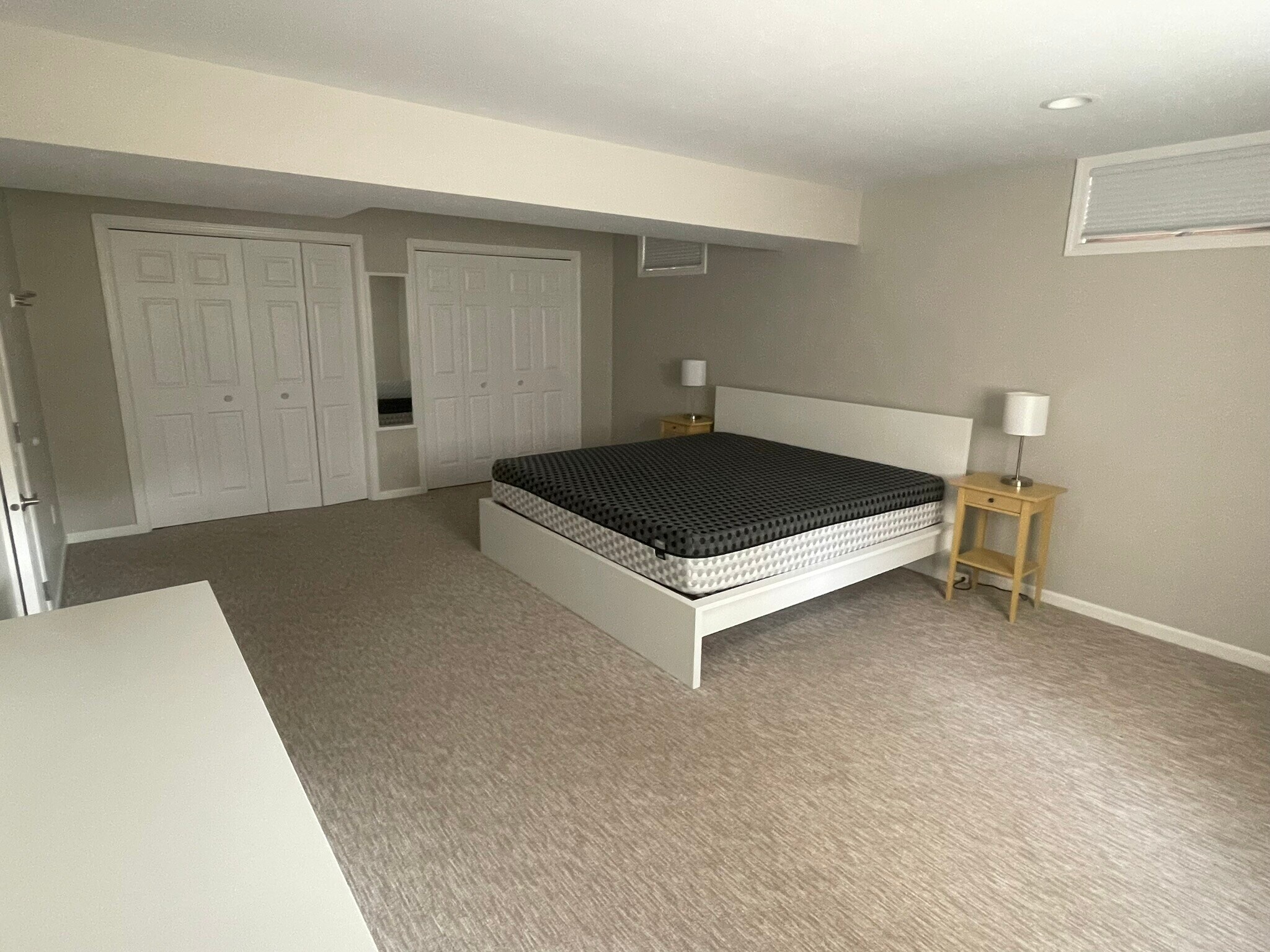 Bedroom - Basement with King Bed - 622 N Shore Dr