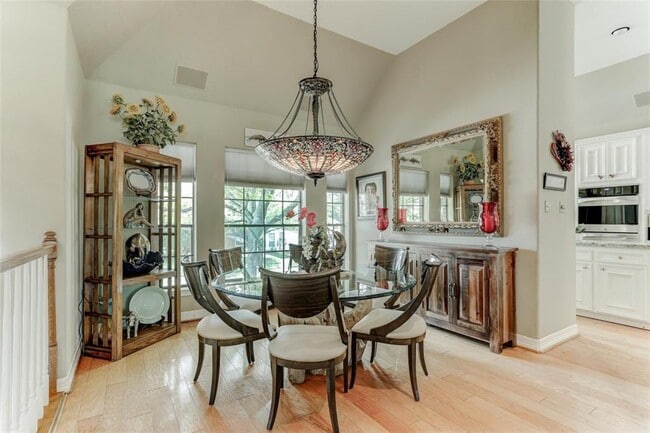 Building Photo - 1706 Country Squire Dr