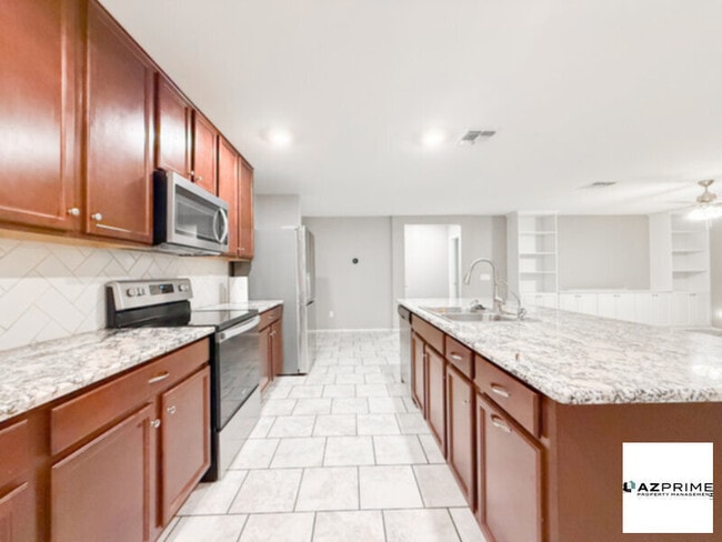 Building Photo - Modern 4/3 Phoenix Home with Solar &amp; Mountain Views!