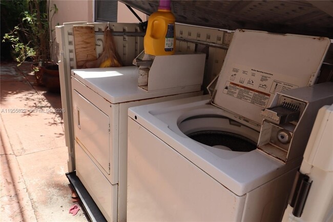 Building Photo - 835 83rd St