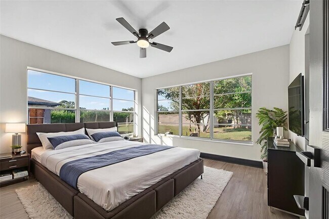 Building Photo - 2401 42nd St S