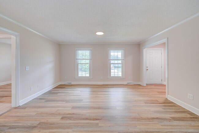 Building Photo - 617 Windemere Rd