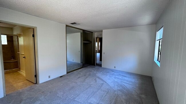 Building Photo - 140 Quail Way