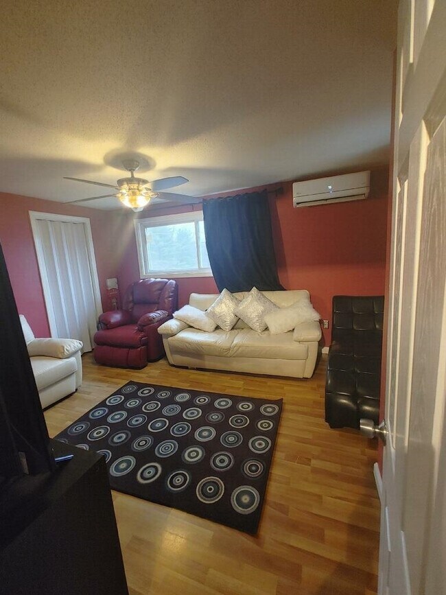 Building Photo - 182 Plaistow Rd