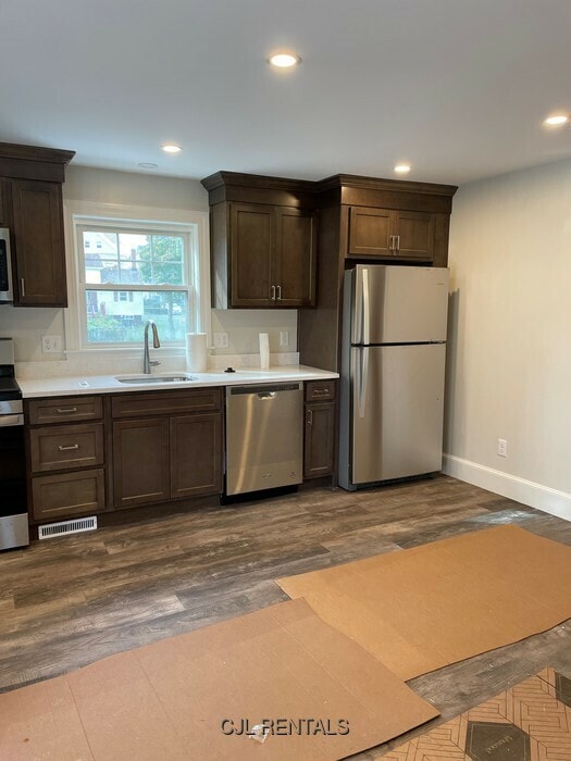 Building Photo - 144 Summer St