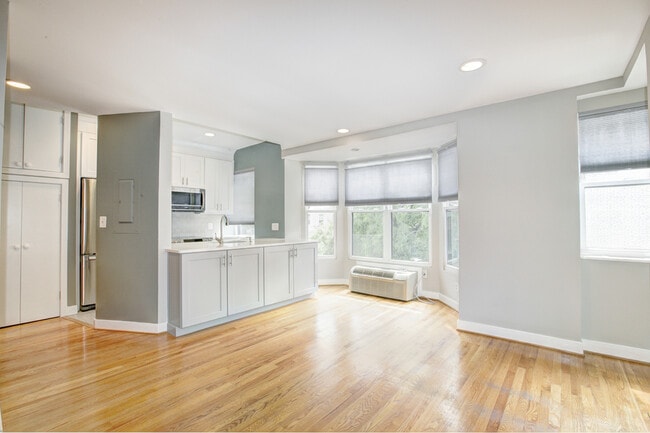 Building Photo - One-Bedroom in Adams Morgan! Parking Spot ...