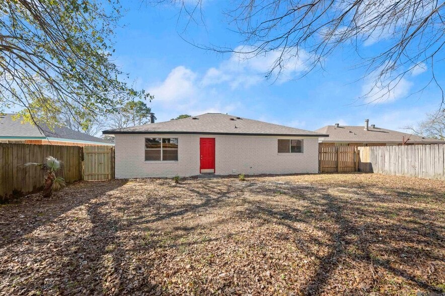 Building Photo - 9219 Baronne Dr