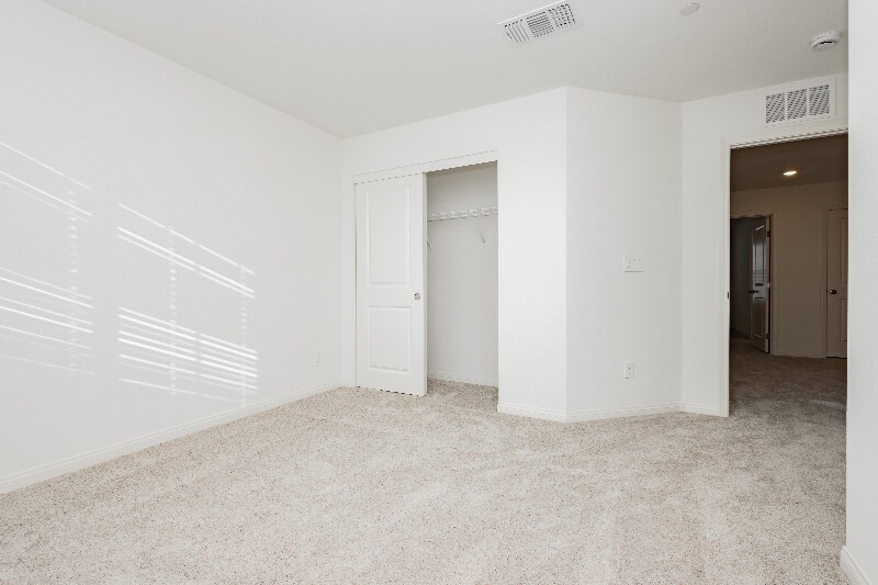 Building Photo - 2763 Fantoni St