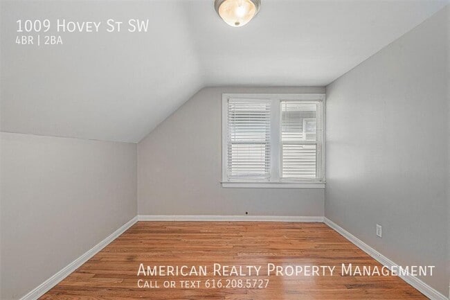 Building Photo - 1009 Hovey St SW