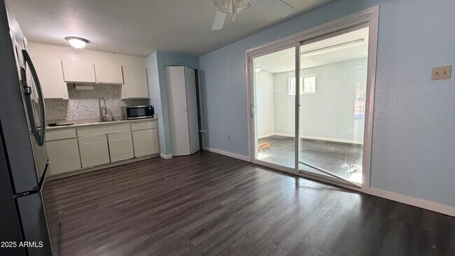 Building Photo - 1645 W Thunderbird Rd