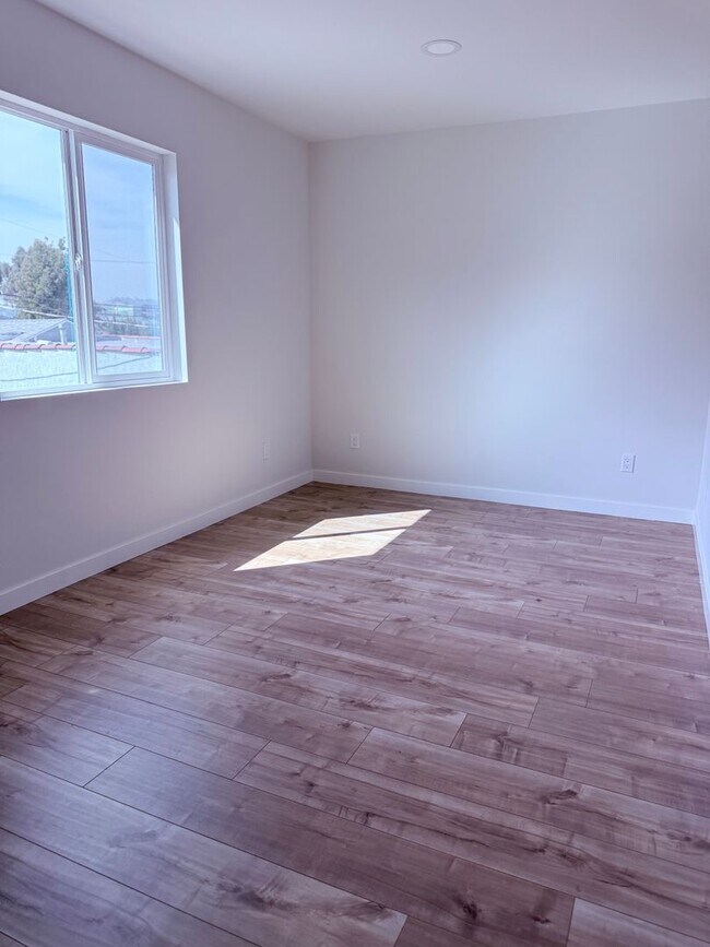 Building Photo - 1414-1412 N Hazard Ave