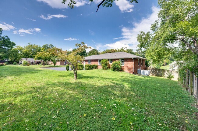 Building Photo - Beautifully Updated 3BR/1.5BA Home in Coveted Caldwell Hall!