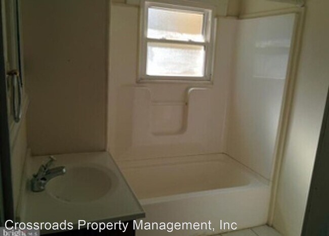 Building Photo - 2 br, 2 bath House - 1445 New Holland Pike