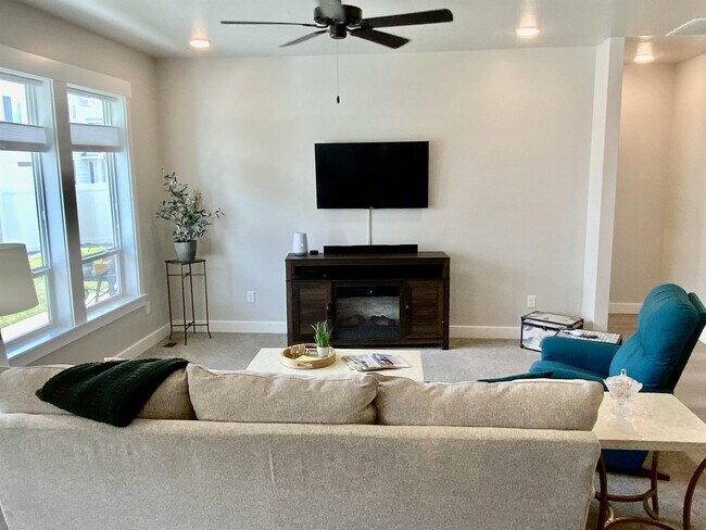 Building Photo - 3484 N Sirocco Ave