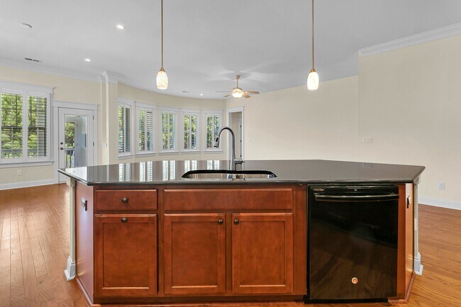 Building Photo - 3688 Maidstone Dr