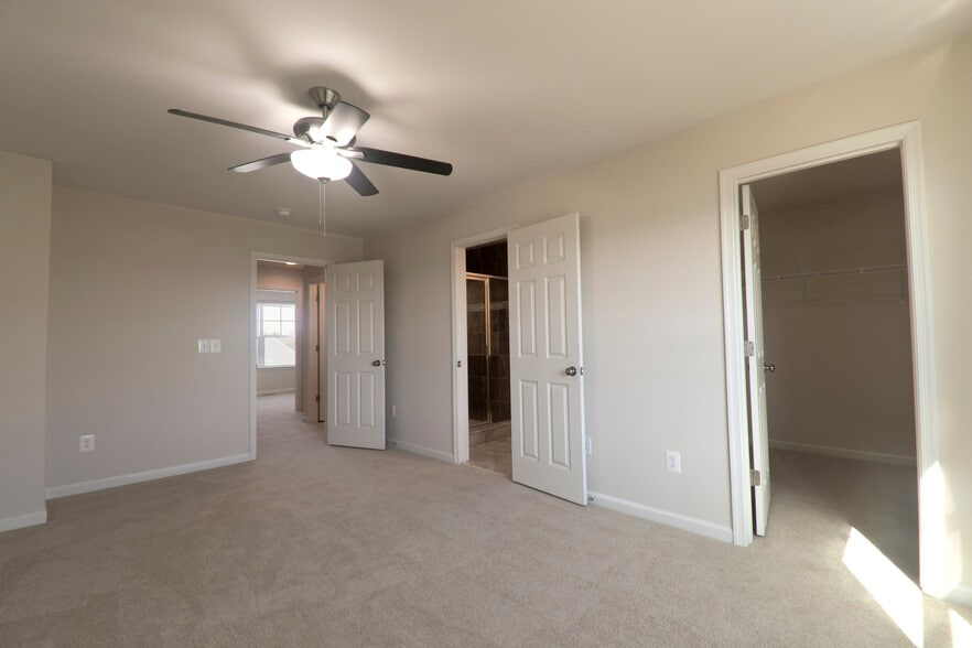 Primary Bedroom - 105 Gristmill Ct