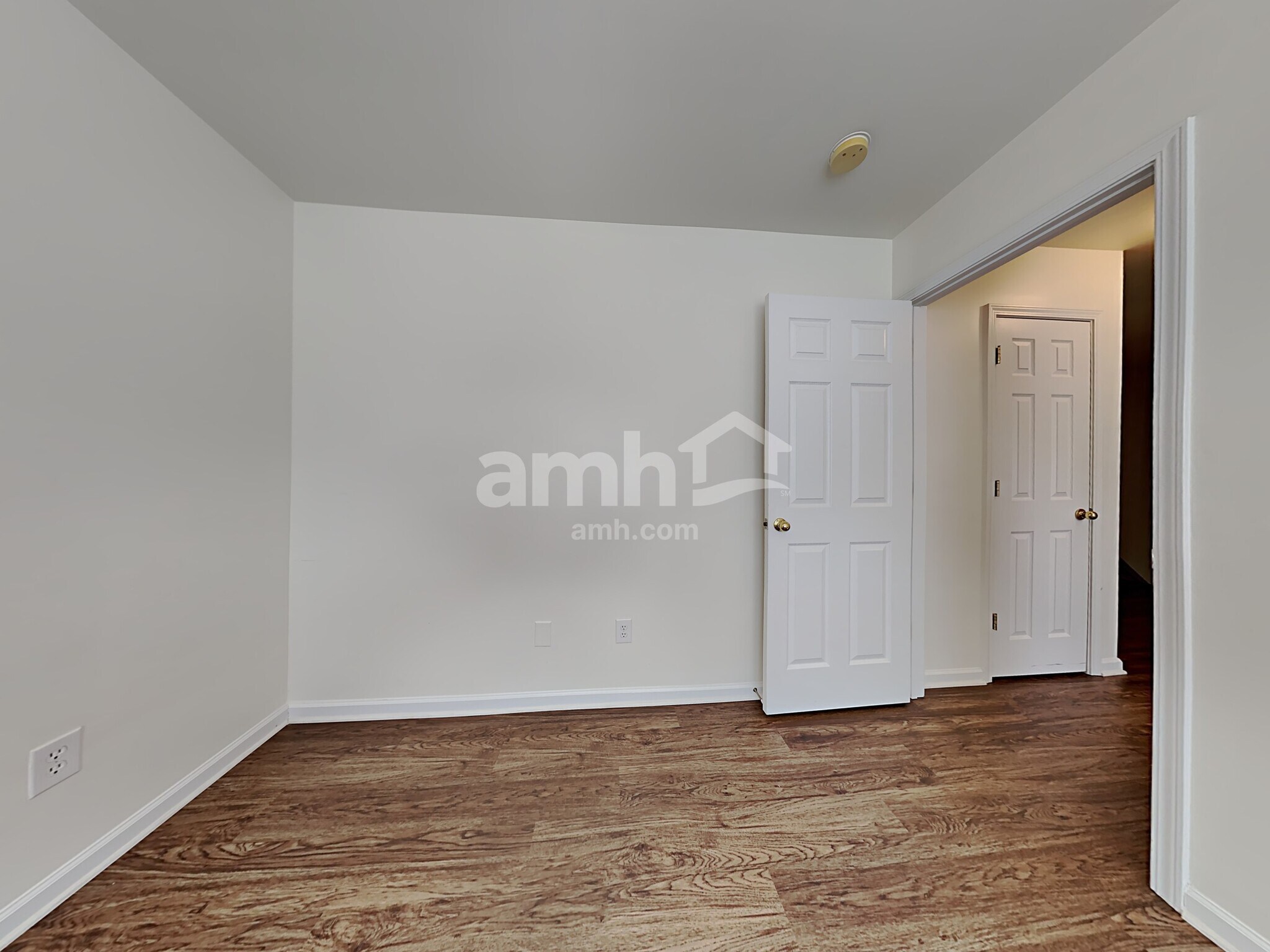 Building Photo - 1315 Emory Ln NW