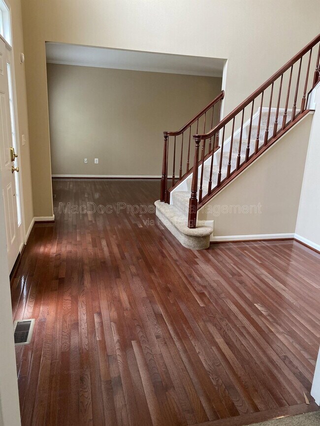 Building Photo - 121 Riggs Rd