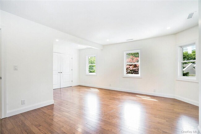 Building Photo - 49 Rockledge Ave