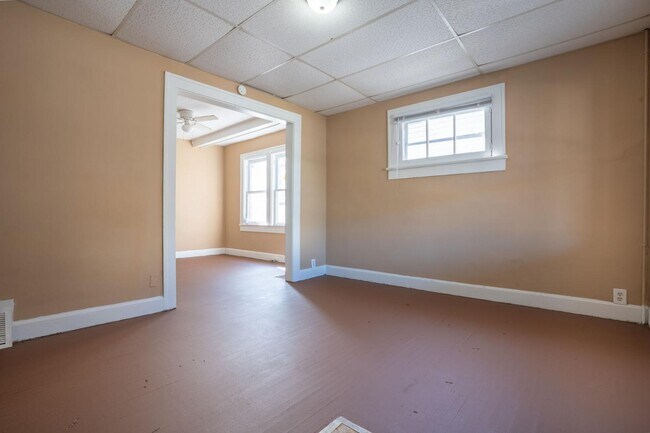 Building Photo - 85 N Ewing St