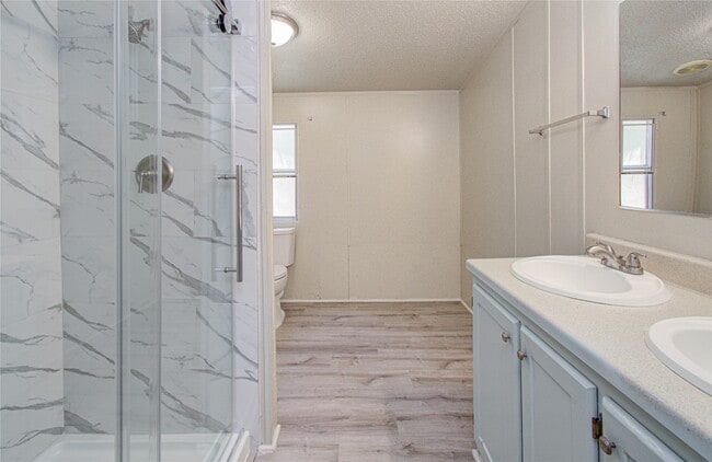 Building Photo - 13704 Lookout Ct