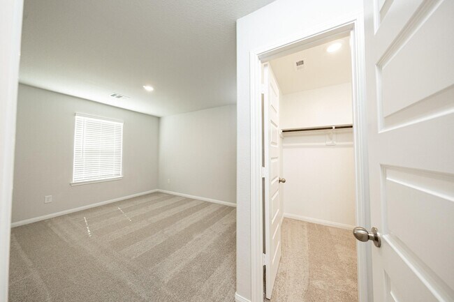 Building Photo - 13333 Burbot Dr