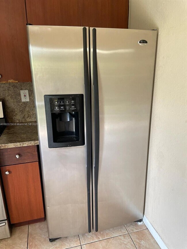 Building Photo - 28120 SW 141st Pl