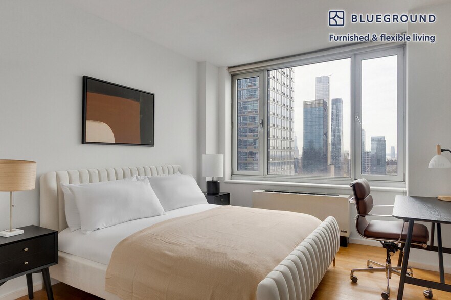 Building Photo - 635 W 42nd St