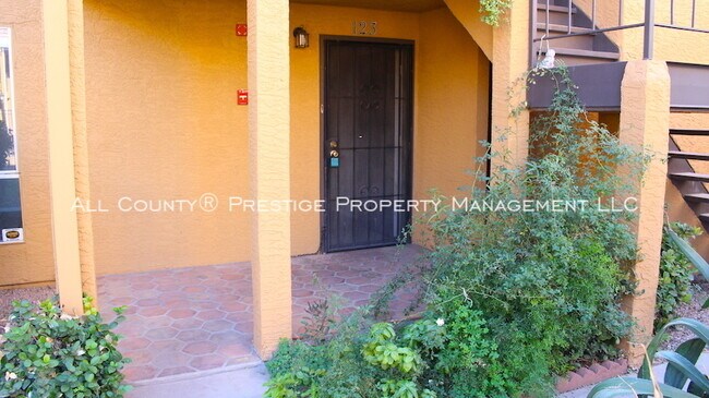 Building Photo - 1831 W Mulberry Dr