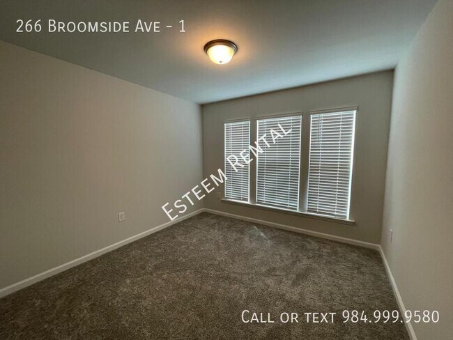 Building Photo - 266 Broomside Ave