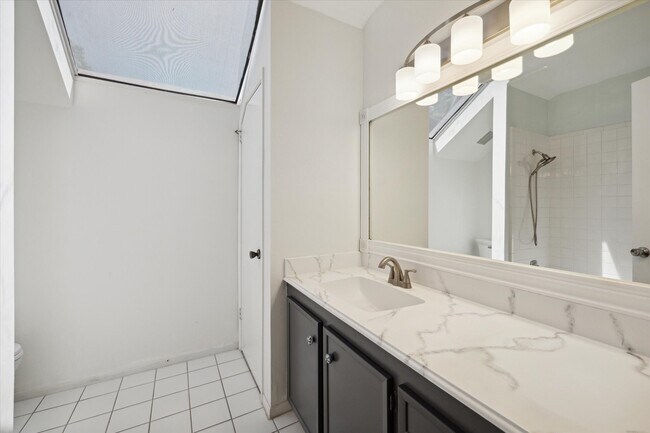 Building Photo - 1311 Ambergate Dr