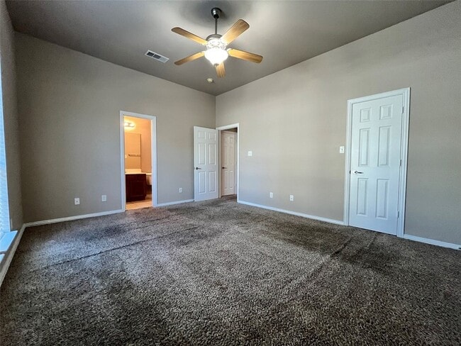 Building Photo - 1506 Poinsettia Blvd
