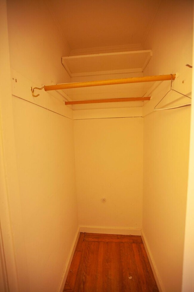 Building Photo - 128