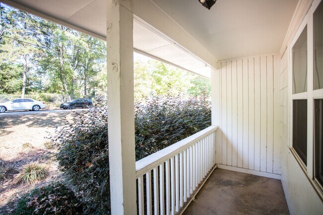 Building Photo - 105 Woody Dr