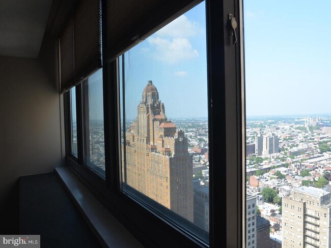 Building Photo - 1420 Locust St
