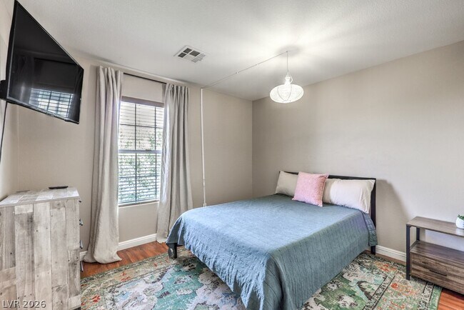 Building Photo - 5663 Artesia Lake Ct