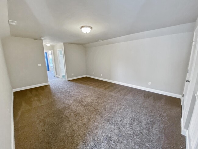 Building Photo - 3037 Greenway Cir SE