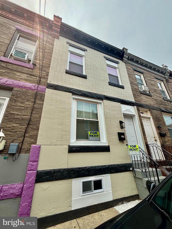 Building Photo - 2070 E Lippincott St