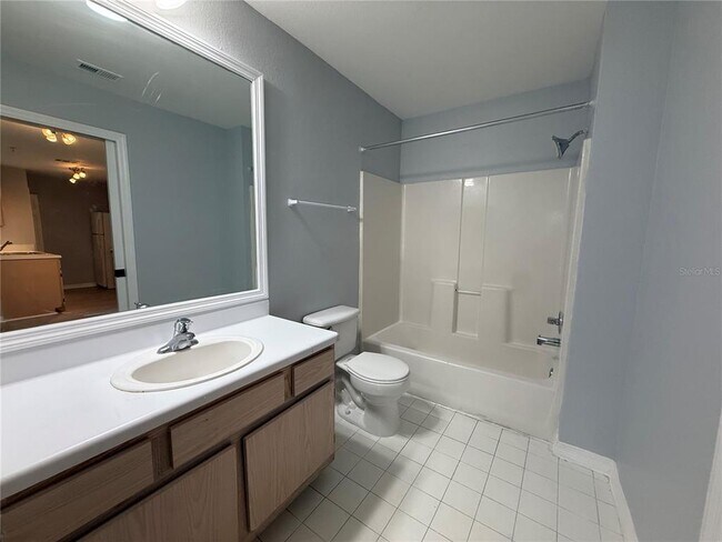 Building Photo - 5451 Vineland Rd
