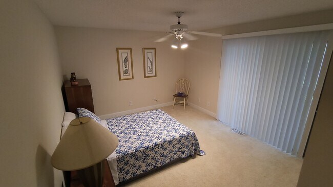 Building Photo - 423 Brightwood Dr
