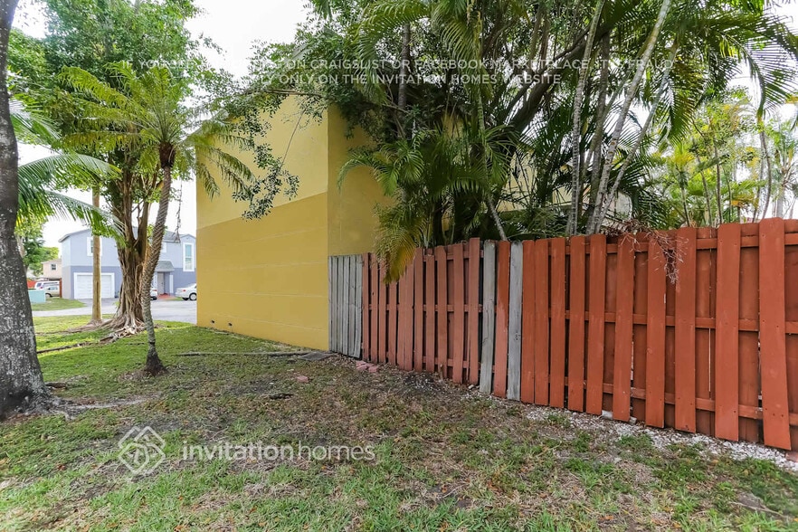 Building Photo - 9108 SW 147th Ct