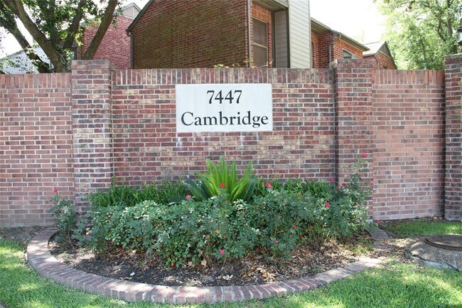 Building Photo - 7447 Cambridge St