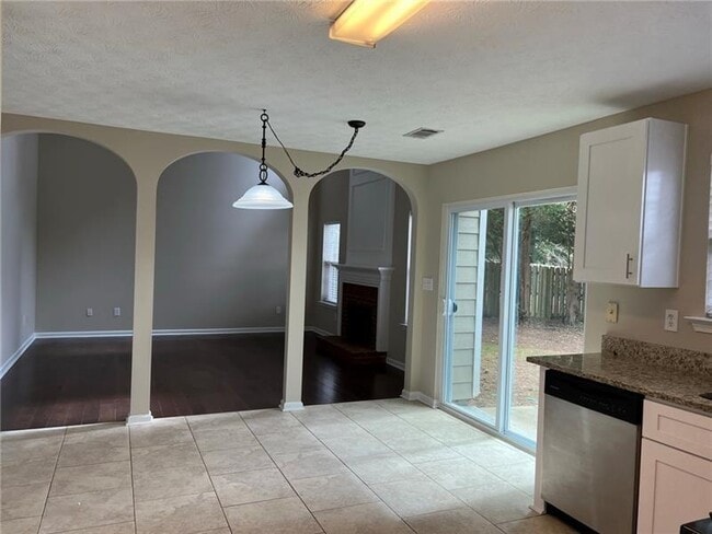 Building Photo - 1348 Woodcutt Pl