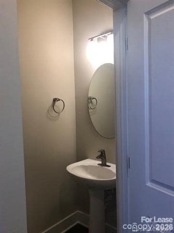 Building Photo - 951 Warren Burgess Ln