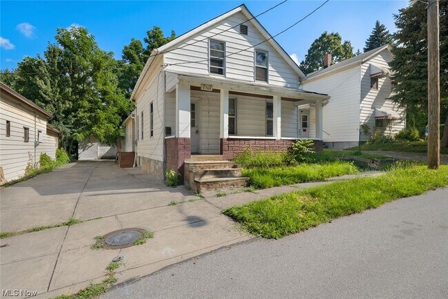 Building Photo - 7507 Batavia Ave