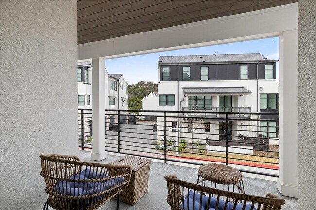 Building Photo - 705 Ariana Ct