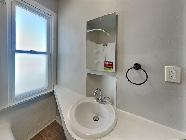 Building Photo - 3820 Jackson St NE