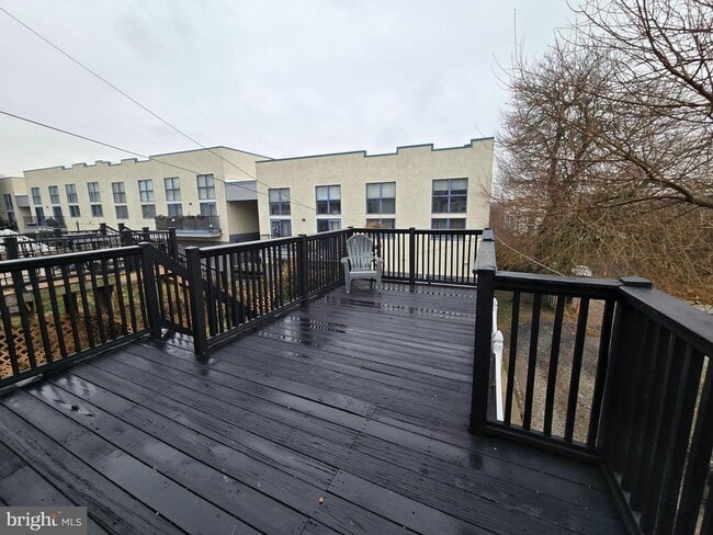 Building Photo - 4444 Fleming St