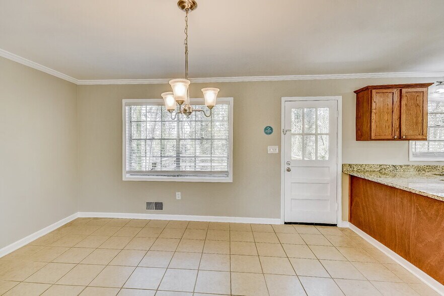 Building Photo - 1316 High Point Terrace